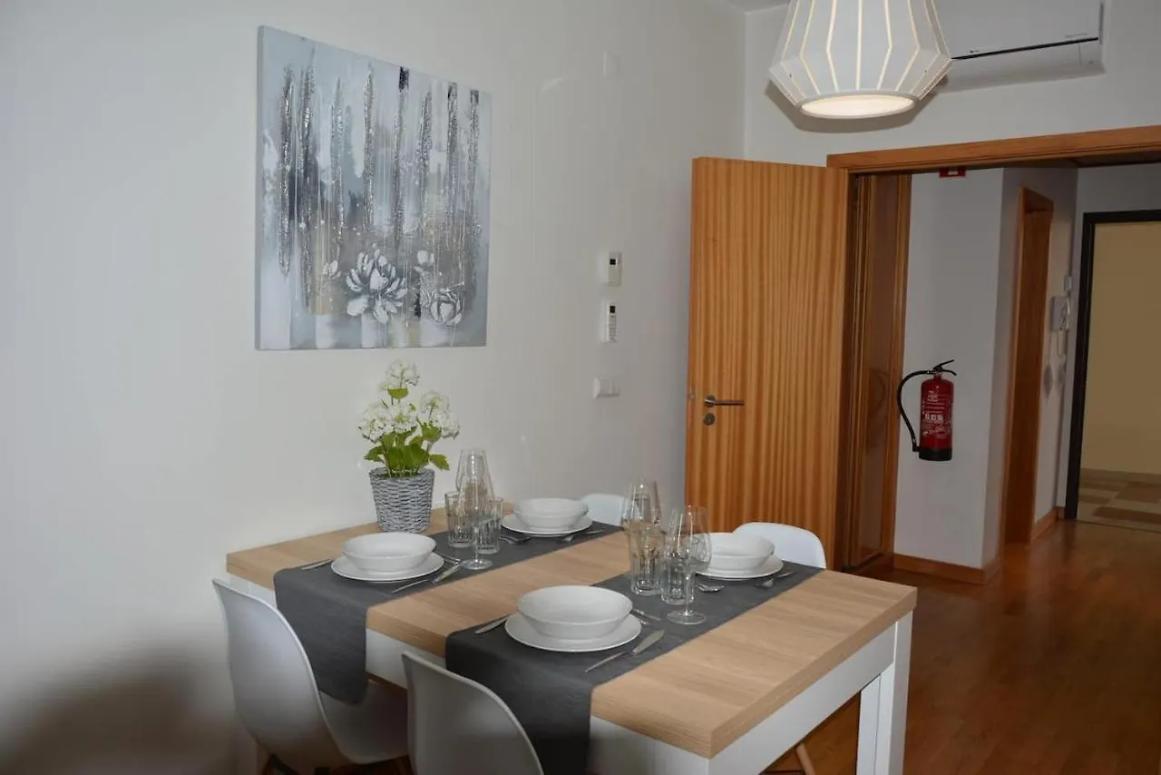 Wonderful Apartment Albufeira Marina 4B 2B